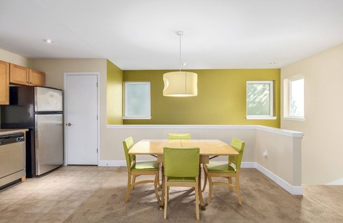 Highland Apartment | Highlands Haven: Private Carriage House with Modern Comforts