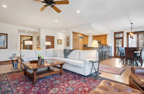 Highlands Townhomes Condo | Highlands Lodge 303 - 3 Bedroom Residence