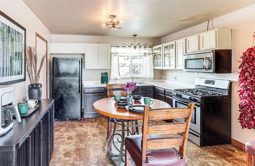 Farmington House | Hike & Golf: Farmington Home 1 Mi to Animas River!