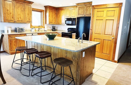 Steamboat Springs Condo | Hike Out/Walk In w/Unforgettable Views-Hot Tub-Garage-Grill-Deck-W/D in Unit-Fireplace-Updated/Quiet
