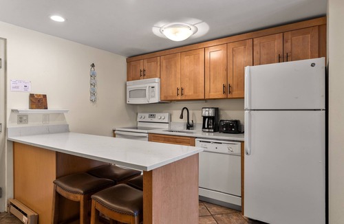 Four O'Clock Condo | Hiking, Biking & Ski in/Out; Walk to Town