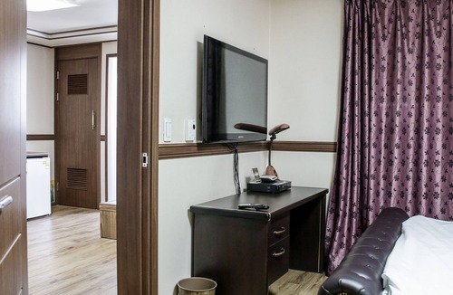 Gumi Hotel | Hill Stay Hotel Residence