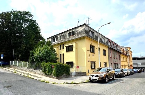 Kosire Apartment | Hillside Studios