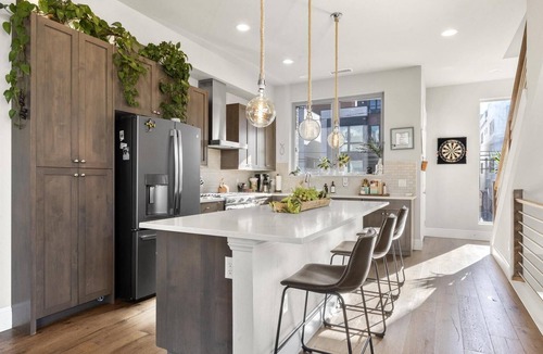 Lincoln Park House | Hip Townhome w/ Rooftop Views - Walk to Everything