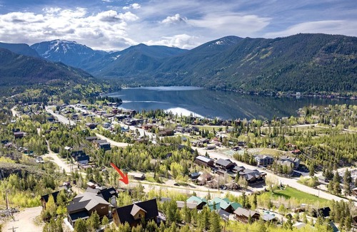 Grand Lake Cabin | Historic Downtown Grand Lake Cabin with Hot Tub Walk to Beach and Shops