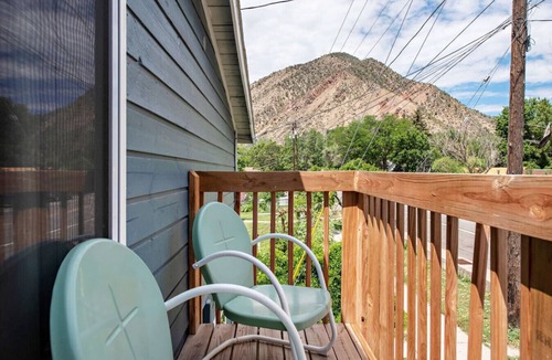 New Castle House | Historic Dwntwn Home, Warm & Charming,13 Mi to GWS
