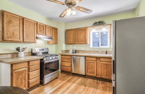 Florence Apartment | Historic Victorian with Outdoor Adventures Close By, WiFi, Cable, Dogs with Fee