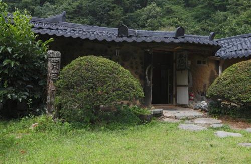 Hoengseong House | Hoengseong Daraegol Sanbang Pension