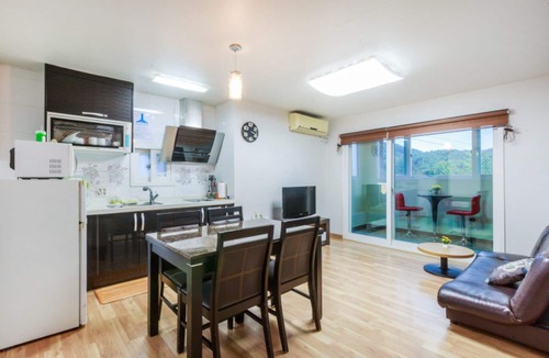 Dunnae House | Hoengseong Modern Hill Pension