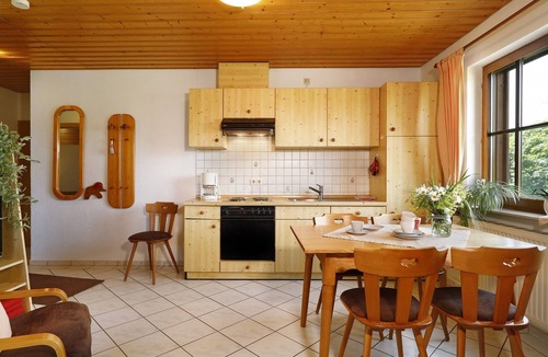 Deggenhausertal Apartment | Holiday Apartment 2 on “Wagenberg” Farm with Mountain View, Wi-Fi, Balcony & Garden