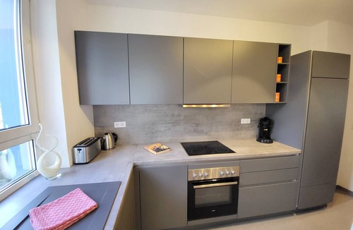 Altstadt Apartment | Holiday Apartment 'Stachel A' with Private Balcony & Wi-Fi