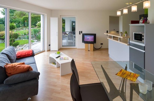 Bad Schussenried Apartment | Holiday flat with beautiful garden