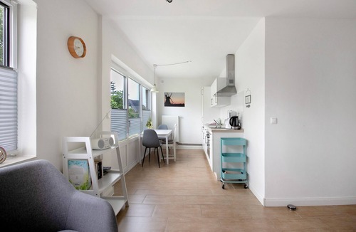 Suederhafen House | Holiday Home 'Haushälfte Am Süderhafen' with Private Terrace, Private Garden and Wi-Fi