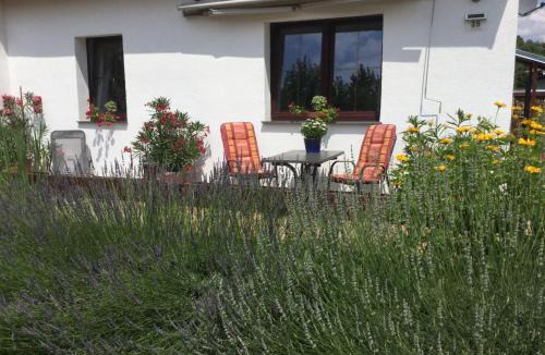 Rangsdorf House | Holiday Home Kleines Ferienhaus in Rangsdorf mit großem Garten by Interhome