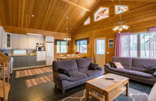 Parkano House | Holiday Home Metsäpirtti by Interhome