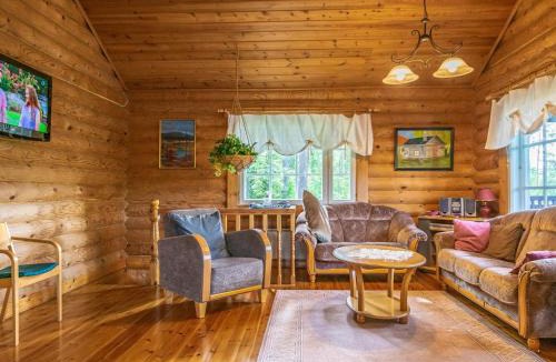 Uurainen House | Holiday Home Sarvitupa by Interhome