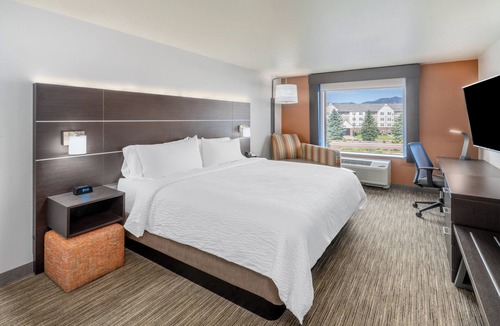 Colorado Springs Hotel | Holiday Inn Express & Suites Colorado Springs AFA Northgate by IHG