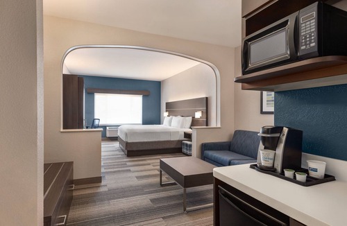 Dupont Hotel | Holiday Inn Express Hotel & Suites Denver Airport by IHG