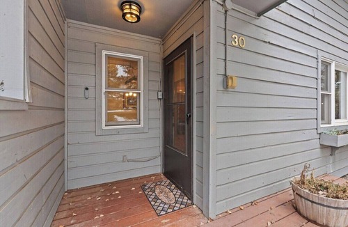 Edwards House | Homestead Hideaway - 3 Bed Home, Minutes from Skiing, Amenities Galore!