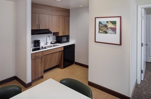 Gateway Hotel | Homewood Suites by Hilton Denver Int'l Airport