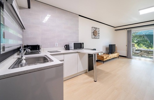 Seo Hotel | Hongcheon D-day Pension&camping