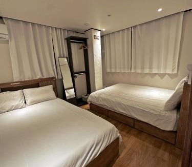 Seogang-dong Apartment | Hongdae 3BR 6 Queen Beds 6 Min Walk