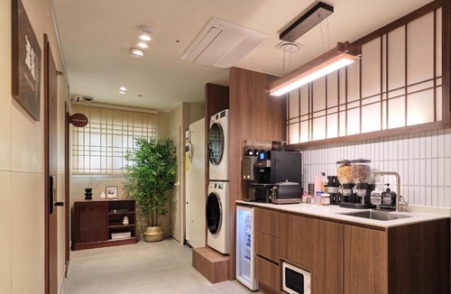 Seogyo-dong Hotel | Hongdae Ongi Hotel 홍대 온기 호텔