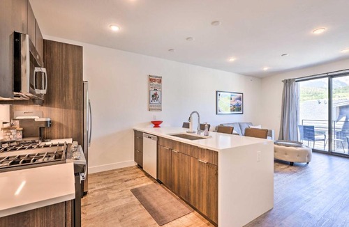Willow Grove House | Hot Tub & Balcony: Riverfront Silverthorne Condo!