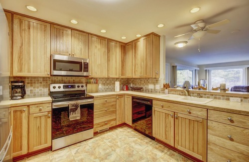 Estes Park House | Hot tub, life-size chess, playground, dog friendly + option of 2nd building!