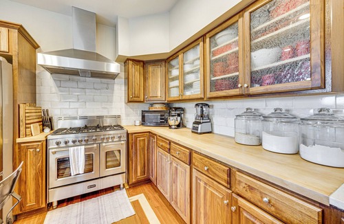Colorado Springs House | Hot Tub! Mtn-View Family Haven in Black Forest
