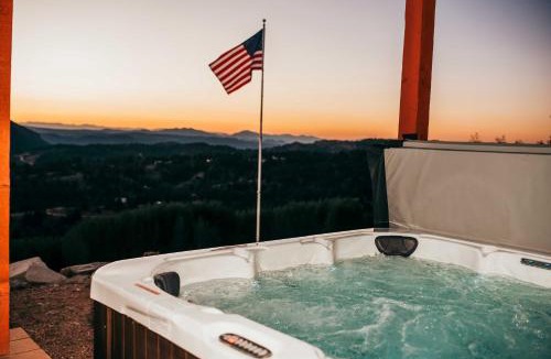 Cripple Creek House | Hot Tub & Mtn View! Cripple Creek Retreat
