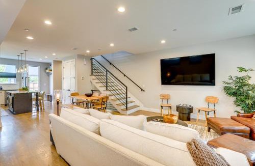 Golden House | Hot Tub & Mtn-View Rooftop Deck: Golden Home