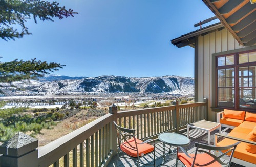 Edwards House | Hot Tub & Mtn-Views! Luxe Group Getaway in Edwards