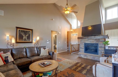 Silvercreek House | Hot Tub, Mtn Views, Resort Perks! Granby Getaway