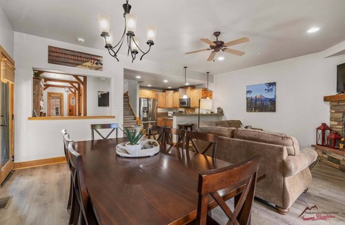 Purgatory House | Hot Tub & Pool, Pet-Freindly, Hiking/Fishing Close!