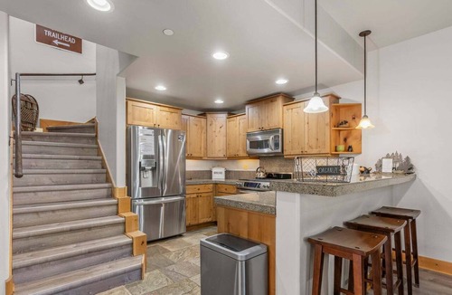 Purgatory House | Hot Tub & Pool, Pet-Freindly, Hiking/Fishing Close!