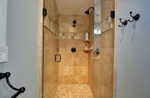 Grand Junction House | HOT TUB! POOL TABLE! 4000 sq ft 1 ACRE!