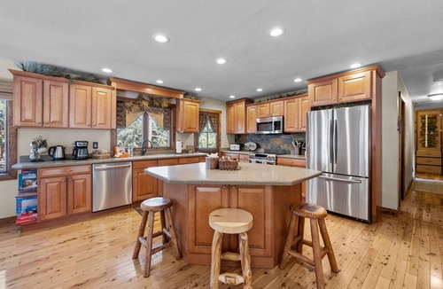 Estes Park House | Hot Tub Stargazing | Deck | 1 mile to Downtown
