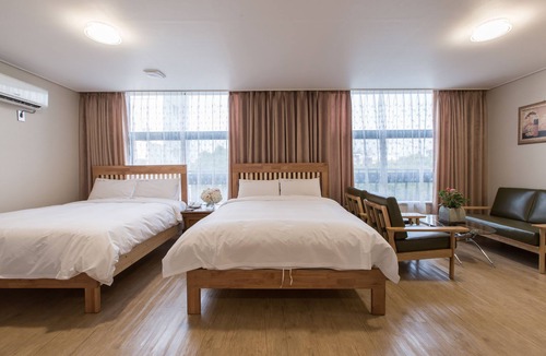 Yeon-dong Hotel | Hotel Elin
