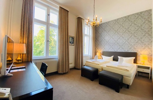 Huxtertor/Muhlentor/Gartnergasse Hotel | Hotel Kaiserhof DELUXE
