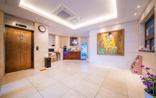 Nampo-dong Hotel | Hotel MoMo