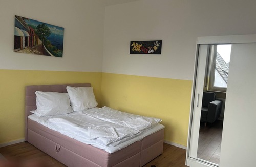 Oberesslingen Hotel | Hotel RI