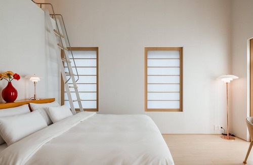 Goesan Hotel | Hotel West of Canaan