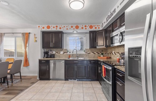 Ralston Valley House | HotTub Sauna Theater PS5 Arcade RedRocks 7BR 420