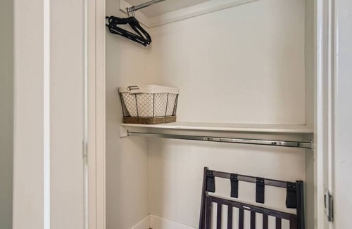 Sunnyside House | Huckleberry House / Denver & Mtns Travel Hub / 1BD