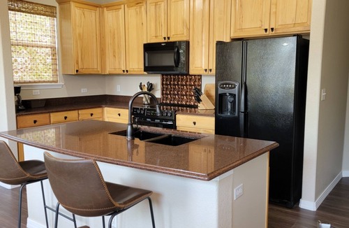 Cottonwood Condo | HUGE 2 BEDROOM CONDO WITH GARAGE
