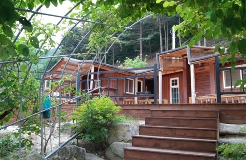 Hwacheon House | Hwacheon Bongori Tongnamujip Pension