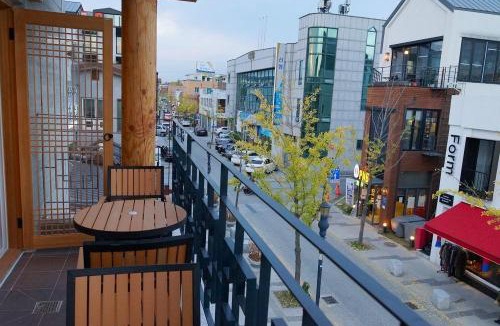 Jeonju House | Hwangsil Tourist Hotel Seojoong