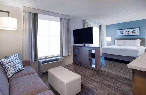 Southeast Colorado Springs Hotel | Hyatt House Colorado Springs Airport