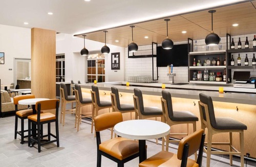 Southeast Colorado Springs Hotel | Hyatt House Colorado Springs Airport